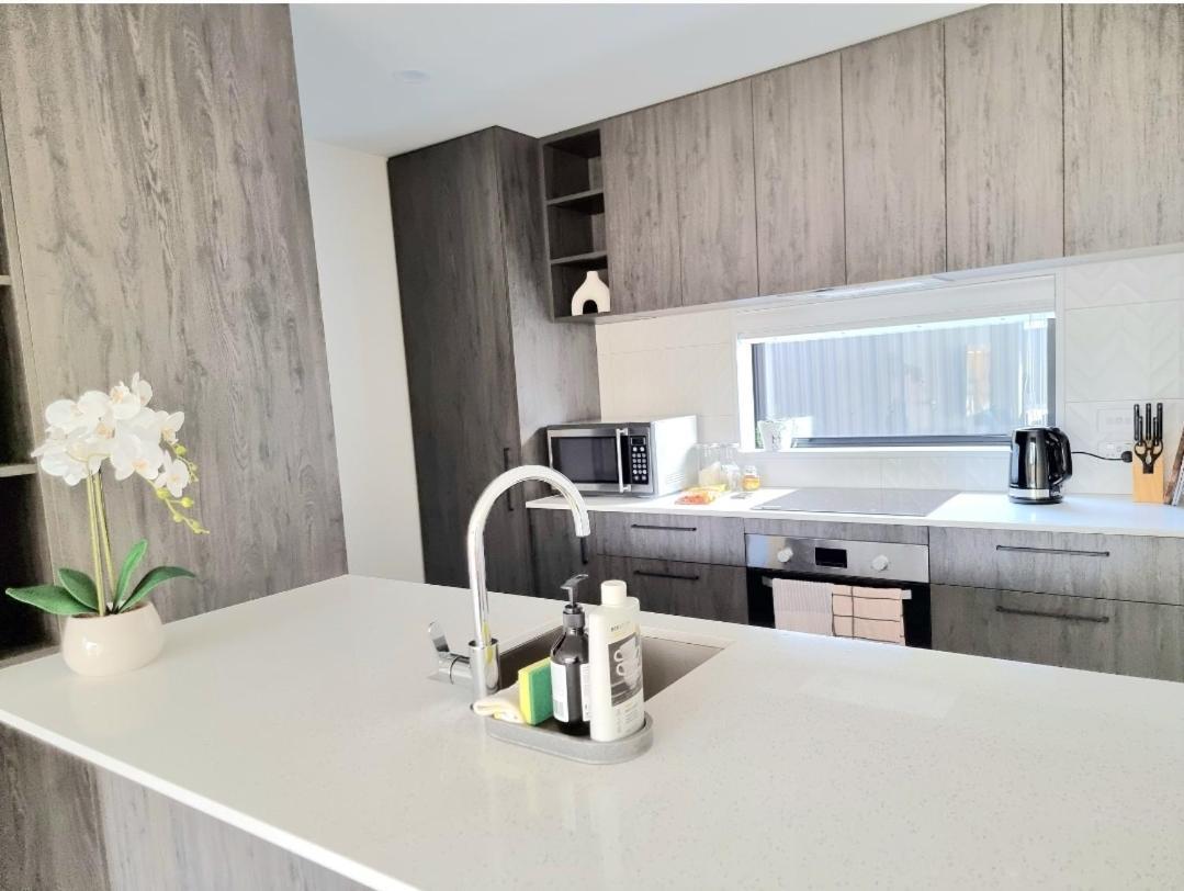Addington Townhouse With Carpark 8Mins Walk To Hagley Park South Villa Christchurch Dış mekan fotoğraf